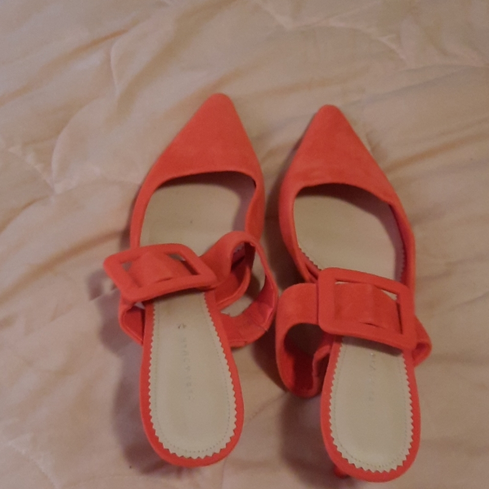 Kitten heel shoes 👠